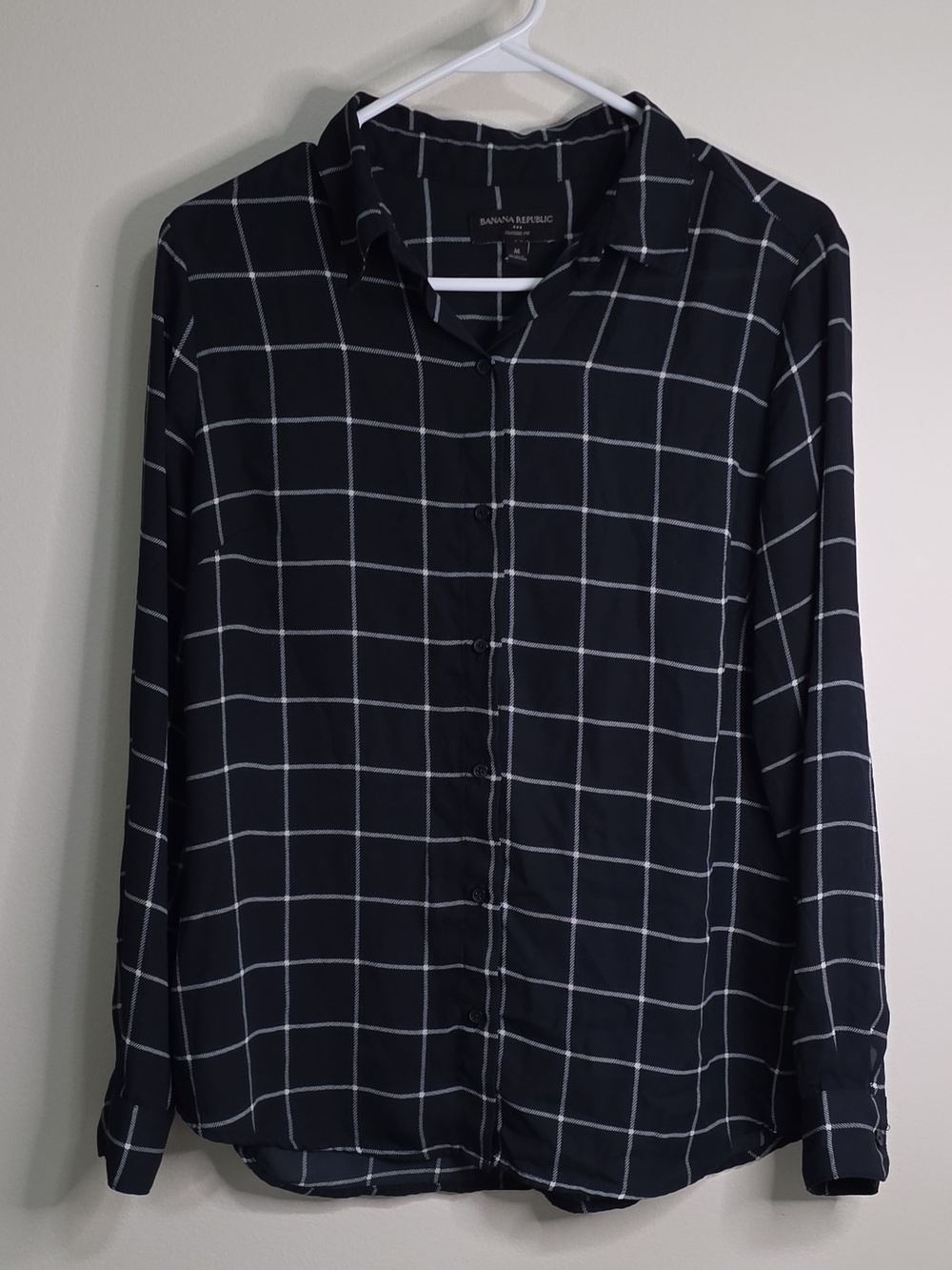 Banana Republic Women's Navy Button-Down Shirt with White Classic Fit M